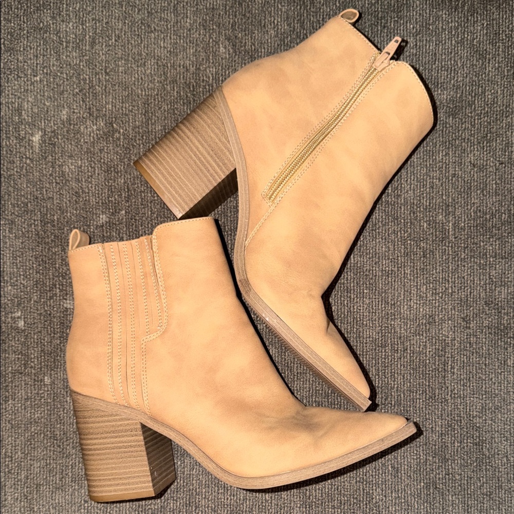 Universal Thread Tan Block Heel Ankle Boots - Women